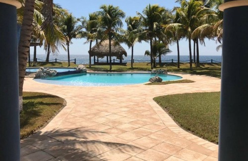 Monterrico Casa | Gran casa frente al mar MR031