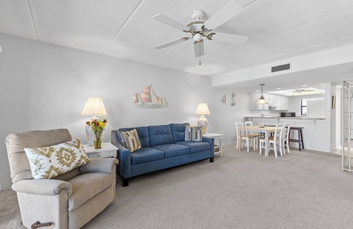Port Orange Condominio | 🌊Great Ocean Views + Awesome Location-Ocean Terrace Club 706🌊