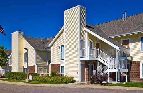 Somers Point Casa | Great Pick! With Free Breakfast & Parking, Pool, Pets are Welcome!