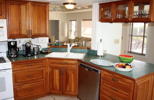 Venice Villa | Villa tranquila, a poca distancia de la playa privada de Golden Beach, piscina climatizada, Wifi y HDTV