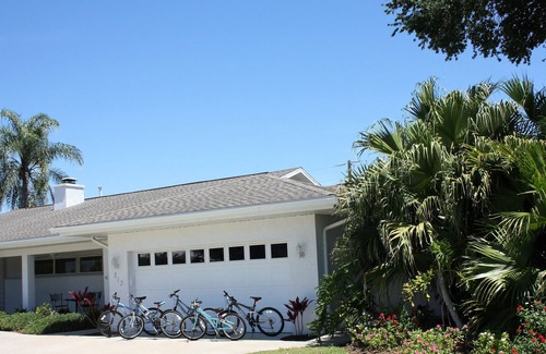 Venice Villa | Villa tranquila, a poca distancia de la playa privada de Golden Beach, piscina climatizada, Wifi y HDTV