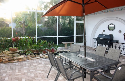 Venice Villa | Villa tranquila, a poca distancia de la playa privada de Golden Beach, piscina climatizada, Wifi y HDTV