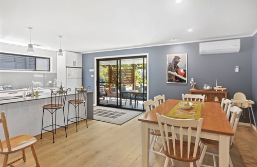 Currarong Apartamento | Great rates for a Currarong luxury ground floor apartment.