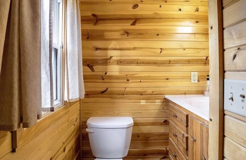 Buffalo City Cabina | Great River Road Cabin on the Mississippi Backwaters Fox Cabin