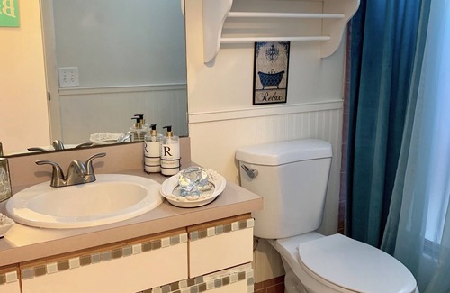Davie Casa | Great room in a beautiful home in safe community