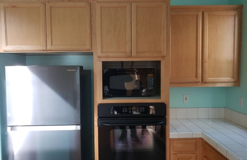 Tracy Casa | Gran casa espaciosa cerca de tiendas y restaurantes, fácil acceso a la autopista.