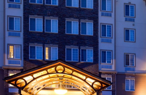 Franklin Condominio | Great Suite Near Airport | Free Breakfast + Pool