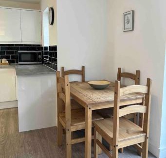 Barrow Gurney Apartamento | Green 3 bed bungalow with en-suite and parking