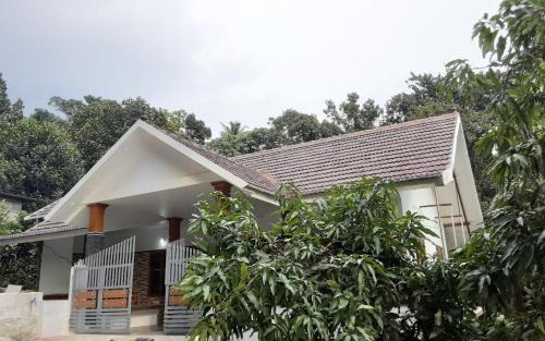 Elappara Casa | Green and Green