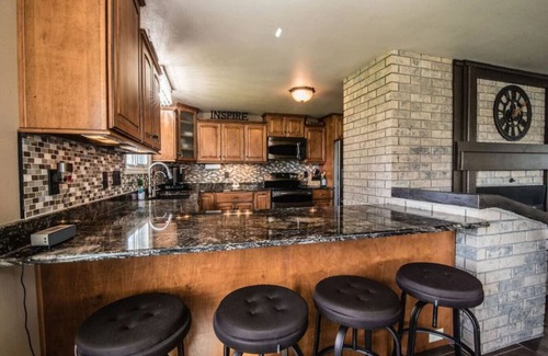 Suamico Casa | Green Bay Waterfront Home