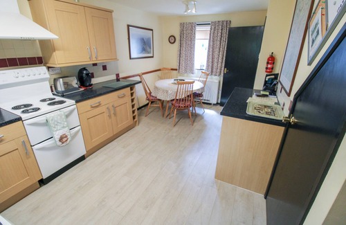Coniston Cabaña | Green Beck Cottage Coniston - a cottage that sleeps 5 guests in 3 bedrooms
