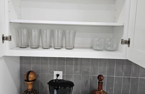 Greenville Casa | Green-Door Brownstone Private Room - BD 5