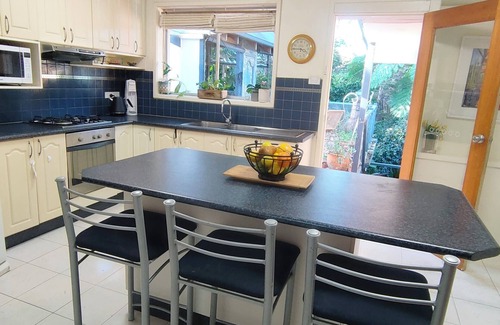 Baulkham Hills Casa | Green Retreat 30 mins to Sydney city