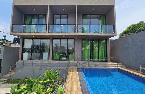 Nugegoda Apartamento | Green Vibe -Two Bedroom Pool View Apartment in Colombo