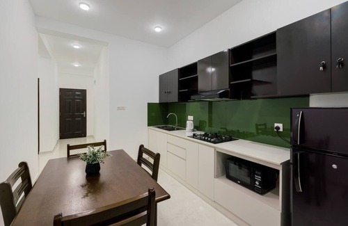 Nugegoda Apartamento | Green Vibe - Two-Bedroom Deluxe Apartment in Colombo