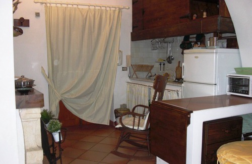 Leni Apartamento | Bilocale Verde Giallo en Salina Islas Eolias a 900 metros del mar