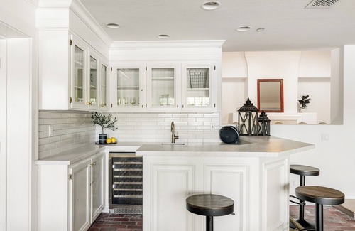 Arcadia Casa | Greenhaven by LuxeKey | 1.5 Acre Sprawling Estate w/ Fenced Pool & Mountain Views