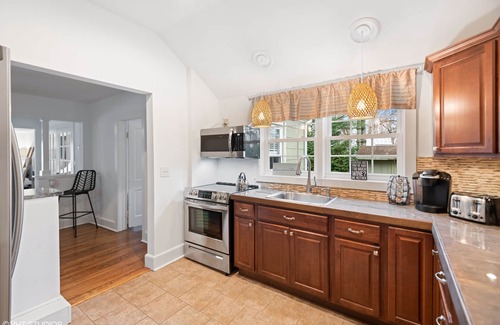 Greenport West Casa | Sunny Daze-Amplia casa en el medio de Long Island Wine Country