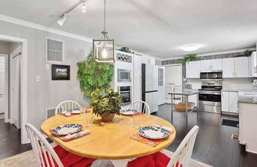 Greensboro Casa | Greensboro Golf Getaway - 9 Mi to Downtown!