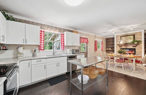 Greensboro Casa | Greensboro Golf Getaway - 9 Mi to Downtown!