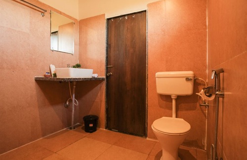 Sarangpur Hotel | Greenscape By Beyond Stay Madhai