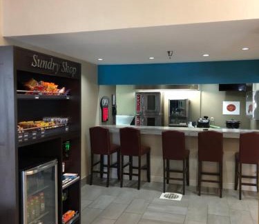 Turners Hotel | Greenstay Inn & Suites Court View