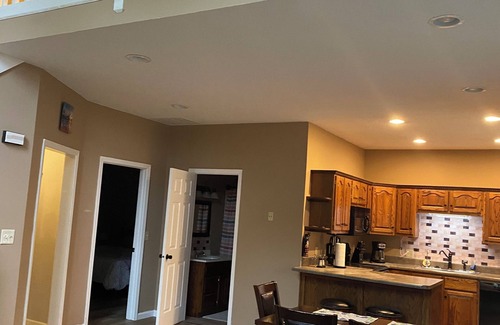 Greentown Casa | Greentown Exce- King bed, safe, EV charging and R.O.! 15-20 mins to everywhere