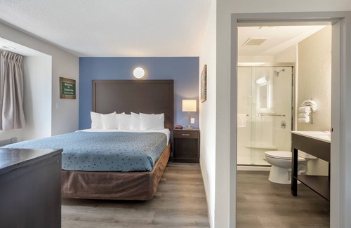 Greenville - Spartanburg Hotel | Greenville Pelham Inn by IHG