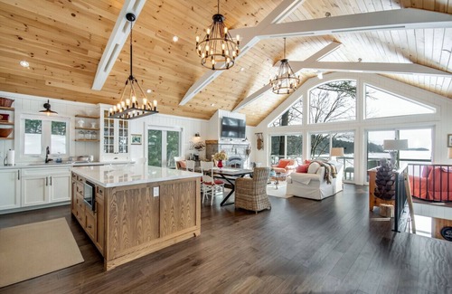 Muskoka Lakes Casa | Greenwood Cottage, Lake Muskoka