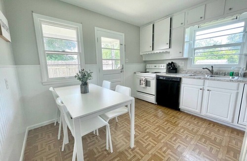 Greenwood Casa | Greenwood Haven: Cozy, Sleeps 8