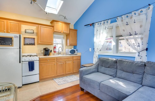 Hewitt Cabaña | Greenwood Lake Cottage w/ Shared Dock & Hot Tub!