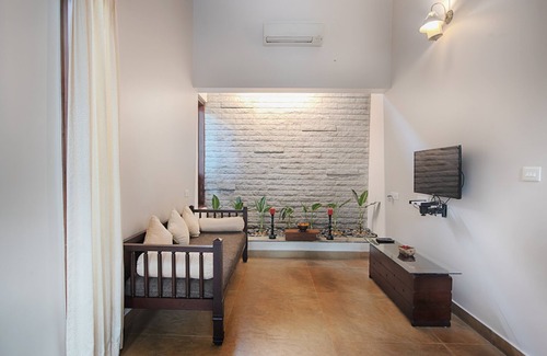 Vazhayil Hotel | Greenwoods Resort