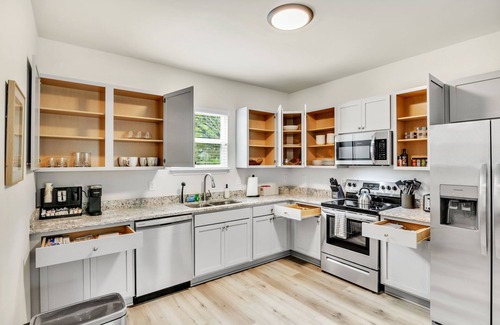 Greer Casa | Greer Charm: Pet-Friendly 2BR with Fire Pit