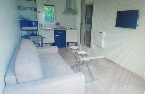 Greoux-les-Bains Casa | GREOUX LES BAINS Maisonette T2 with terrace and private parking