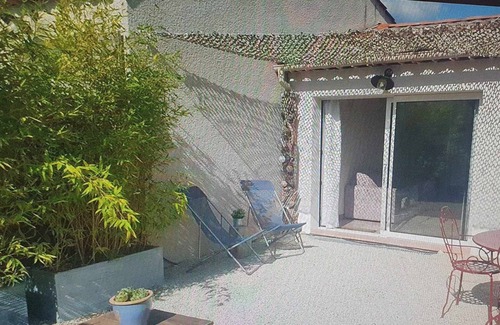 Greoux-les-Bains Casa | GREOUX LES BAINS Maisonette T2 with terrace and private parking