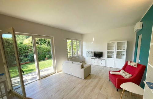 Gardone Riviera Apartamento | Grethel - Theater Home, a few steps from the beach of Gardone Riviera