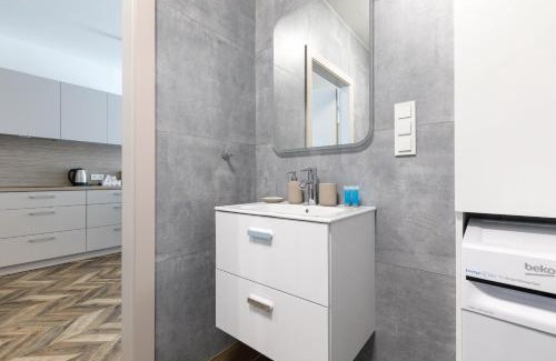 Stare Miasto Apartamento | Grey Harmony Apartment by UniqueRent