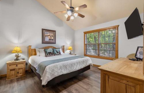 Reeds Spring Casa | Grey Moose Lodge with Amenities Access