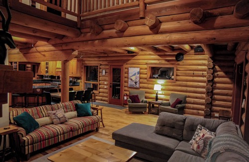 Golden Chalet De Esquí | GrizzPaw Lodge 5 Bedroom Sleeps 14 People, Kicking Horse Mountain Resort