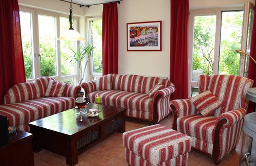 Frickenfelden Apartamento | Große Ferienwohnung mit Garten