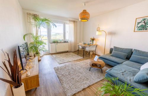 Jena-Nord Apartamento | Große Wohnung mit Balkon, Waschmaschine und Smart TV
