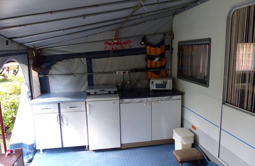 Mecklenburgische Kleinseenplatte Casa | Großer Wohnwagen mit Vorzelt