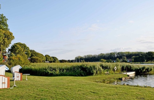 Neuensien Apartamento | Großes Doppelzimmer mit Seeblick - Ferienzimmer und -wohnungen mit Seeblick