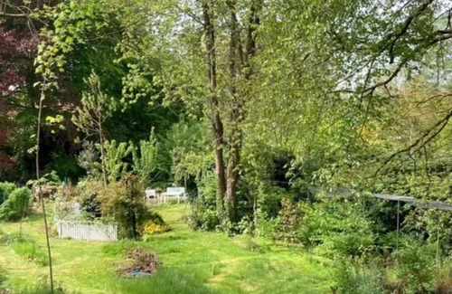 Wiesmoor Apartamento | Großzügige, Heimelige Ferienwohnung mit Gartenblick und Besonderem Flair
