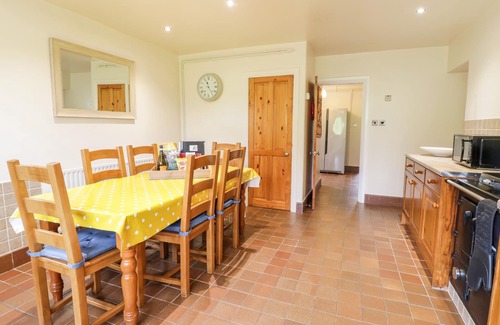 Corwen Cabaña | Groes Lwyd, PENCOED
