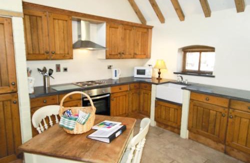 King's Bromley Casa | Groom's Cottage - E5398