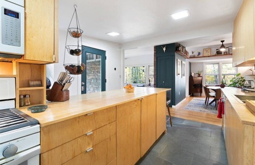 Skytop Cabina | Grotto Grove A Private Poconos Cabin -Secluded Retreat w/ Firepit & Trail Access