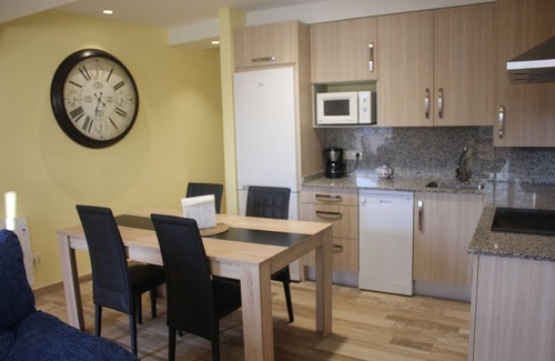 Centro de Comillas Apartamento | apartamento de planta baja en el casco histórico de comillas con terraza privada