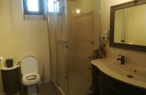 Lus-la-Croix-Haute Apartamento | Apartamento en planta baja en casa de piedra