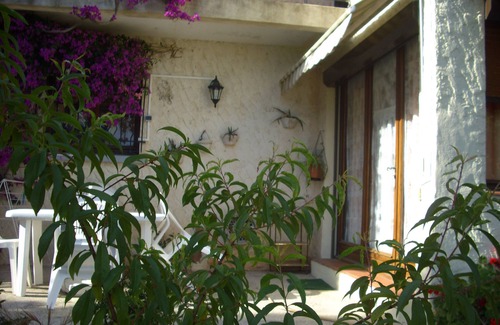 Carqueiranne Apartamento | PLANTA BAJA DE VILLA frente a la punta de Giens
